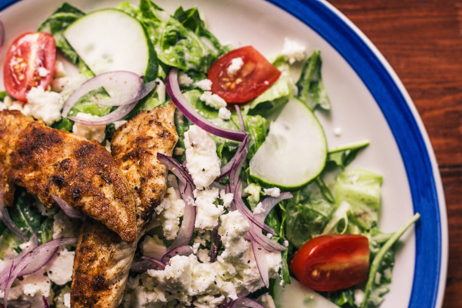 hormone balancing - nutrition - salad with chicken