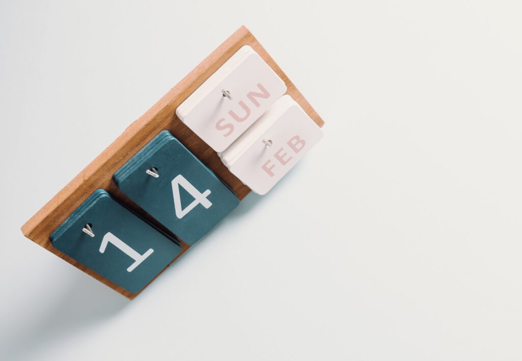 Calendar on desk with day 14 listed - When am I most Fertile?